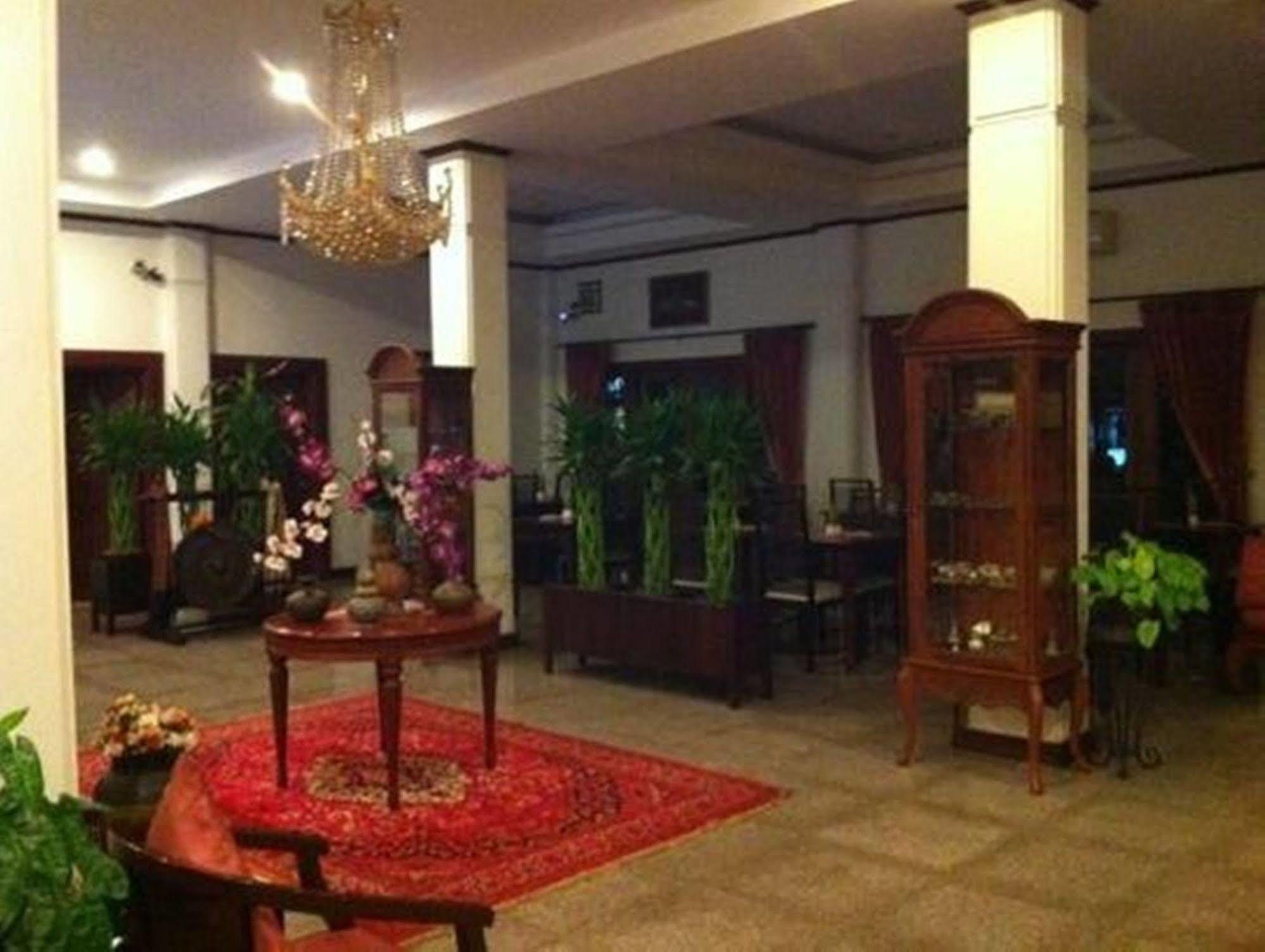 Vayakorn Inn Vientiane Extérieur photo
