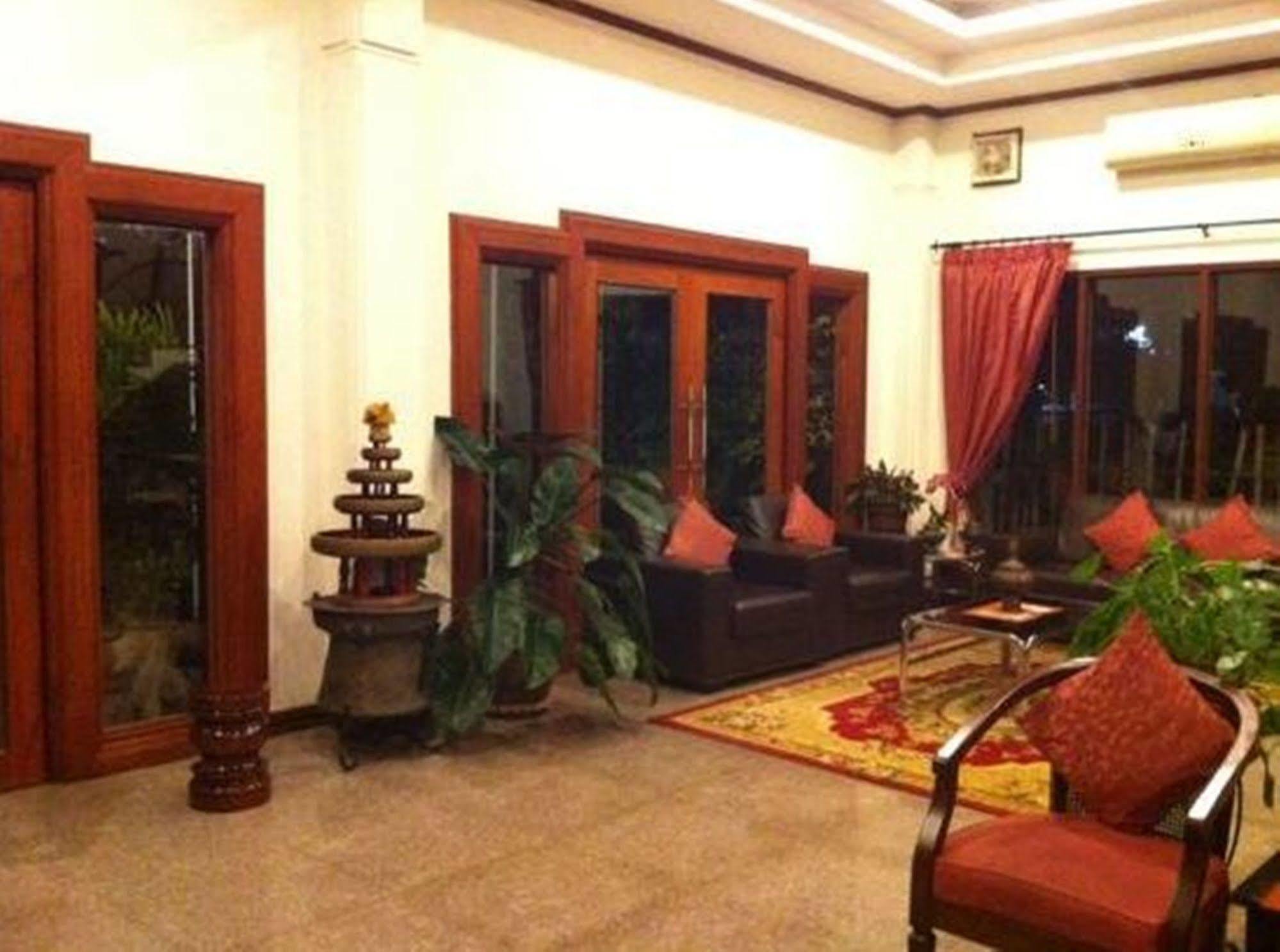 Vayakorn Inn Vientiane Extérieur photo