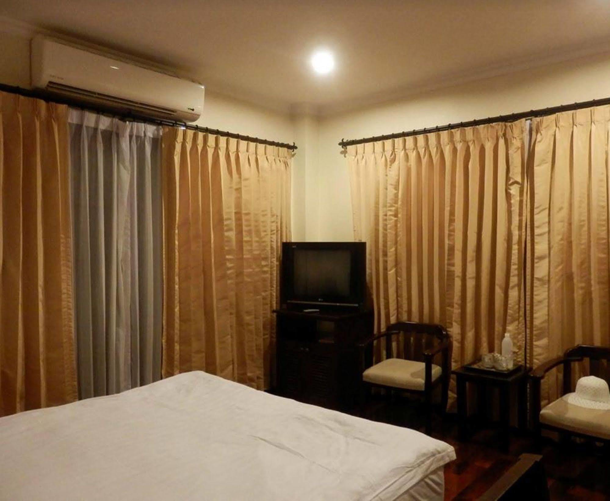 Vayakorn Inn Vientiane Extérieur photo