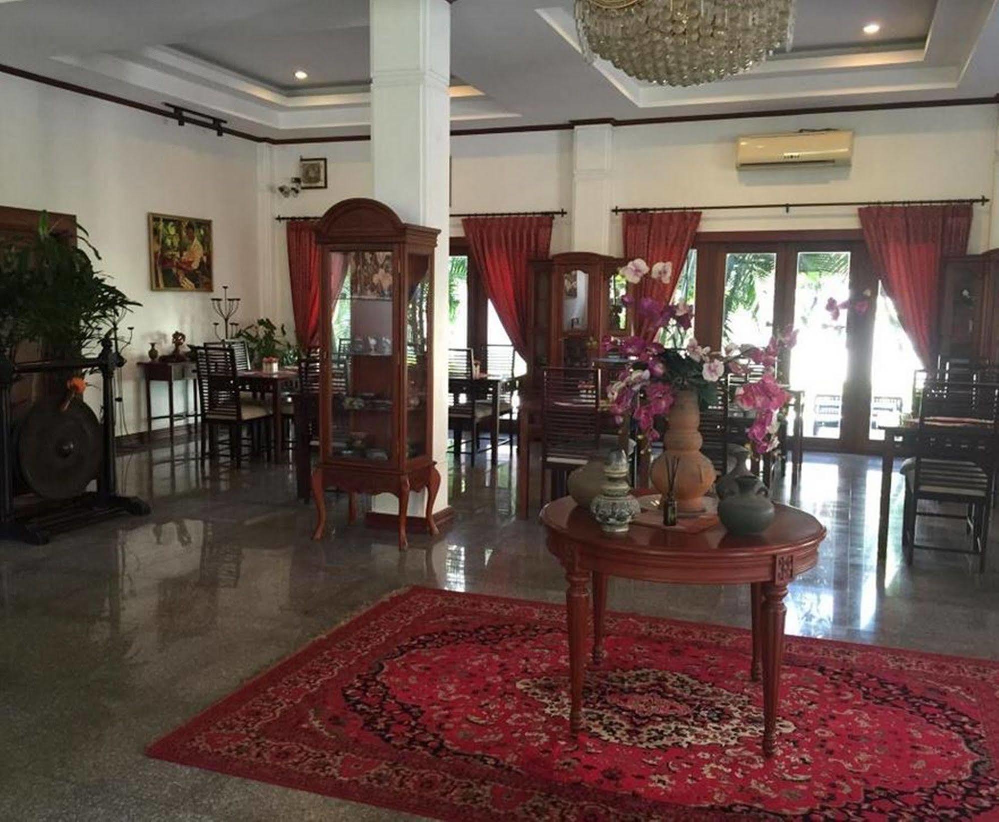 Vayakorn Inn Vientiane Extérieur photo