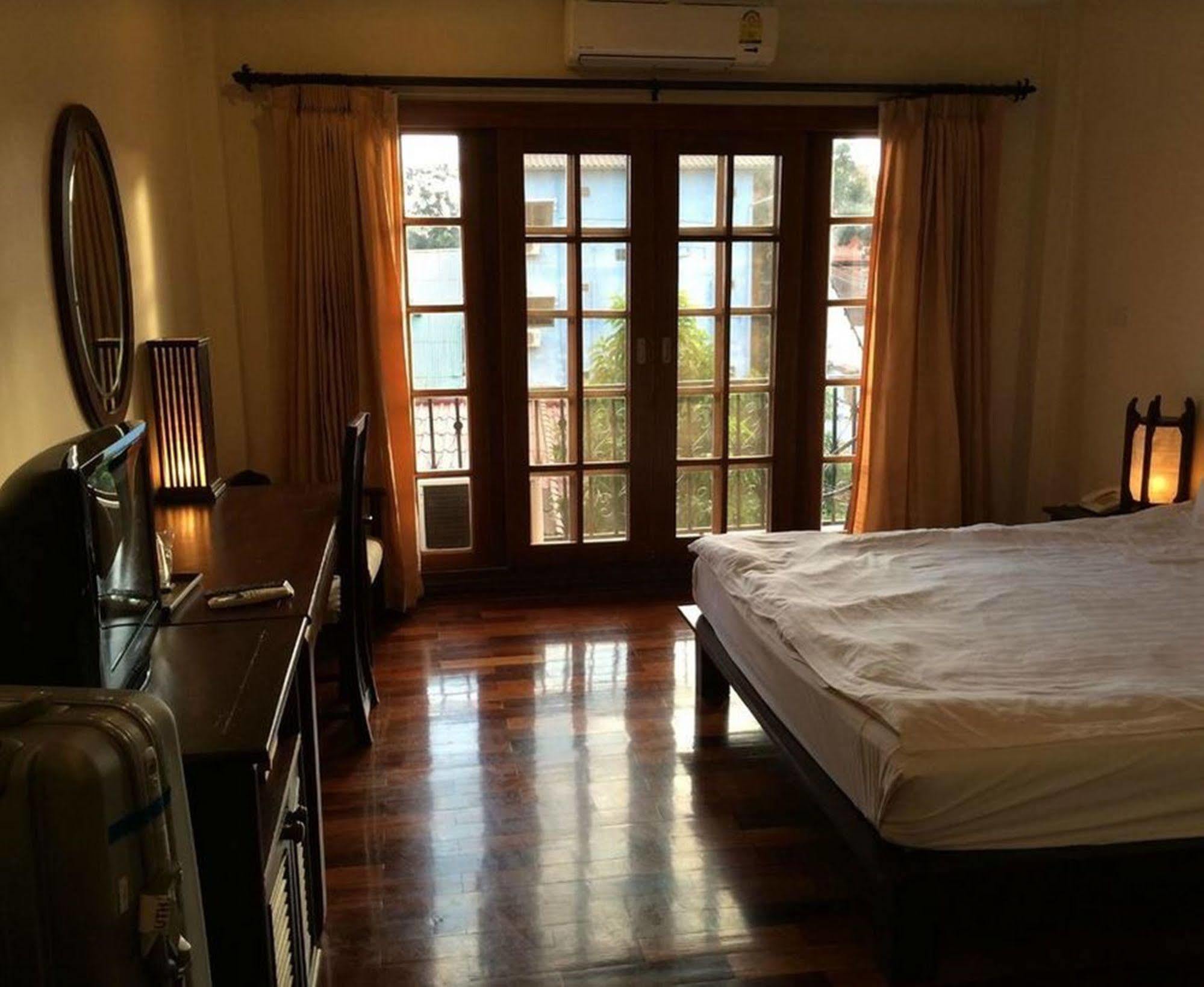 Vayakorn Inn Vientiane Extérieur photo
