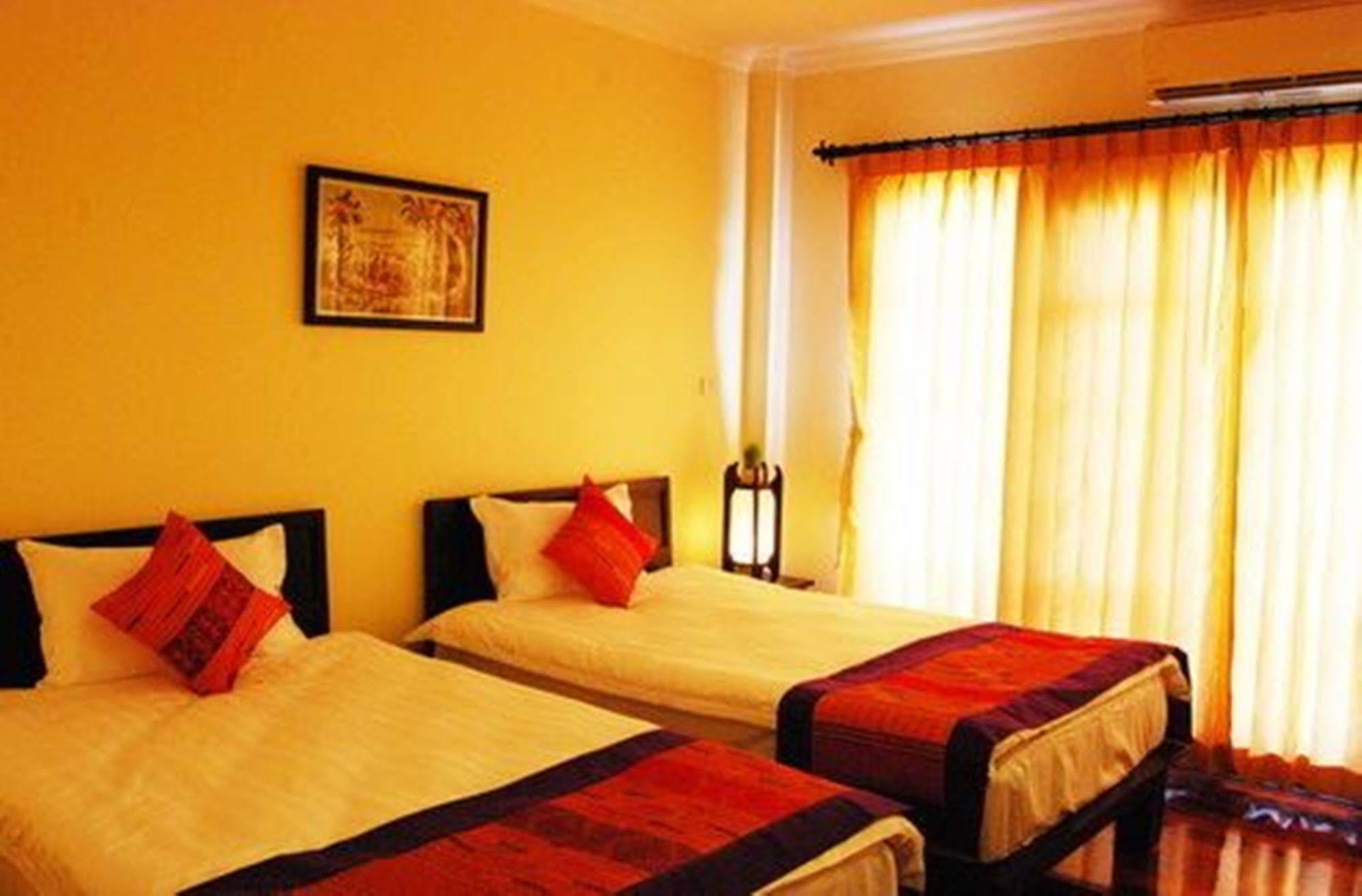 Vayakorn Inn Vientiane Extérieur photo